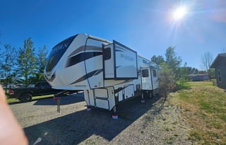 2022 Heartland Bighorn 39MB.