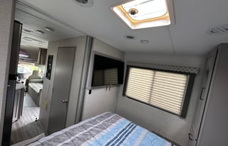 2024 Coleman The Switchback 28CM