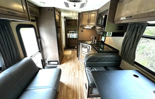 2018 Thor Majestic 28A