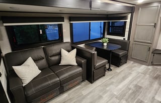 2022 Jayco Jay Feather 27BHB