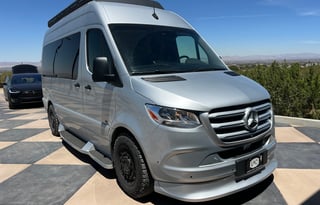 Luxury Mercedes Sprinter Cruiser Van Seats 8