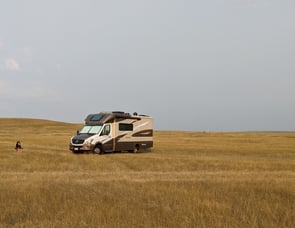 Winnebago Navion 24J