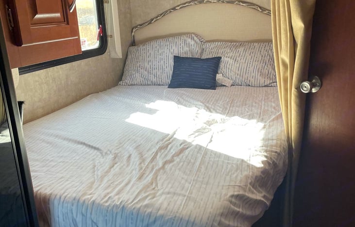 Queen Size Corner Bed with Privacy Curtain