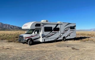 Comfy 2020 Thor 30’ Freedom Elite Bunkhouse