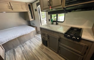 2023 Starcraft  180bhs full bed-+bunkbed solar