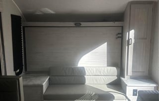 2023 East To West Silver Lake LE 18BHLE