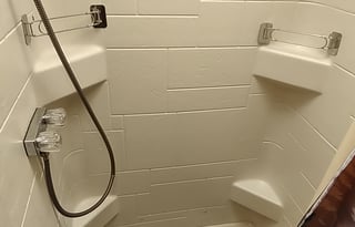 S.U.M.P.Vee v8  24' Class C small but spacious