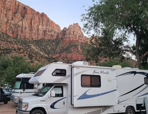 Four Winds RV Chateau 31B