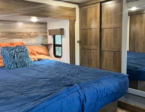 Keystone RV Fuzion 419