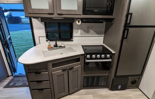 King Bed and Private Quad bunks  2022 Cruiser MPG