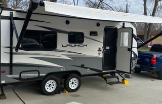 2018 Starcraft Launch Outfitter 7 19BHS