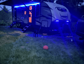 Forest River RV Cherokee Alpha Wolf 23DBH-L