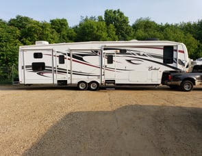 Forest River Cardinal M-3802BH