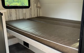 Pet friendly extremely light and cute camper