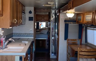 2001 Gulf Stream RV Independence 8704