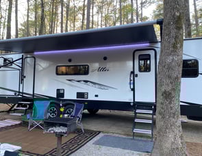 EAST TO WEST Alta 3150KBH