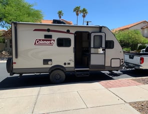 Dutchmen RV Coleman Light LX CM1625RB18