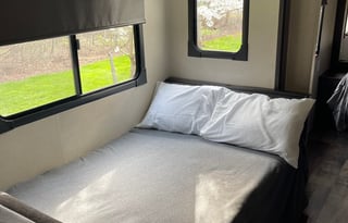 Stocked & Ready***2018 Forest River RV Salem 27DBK