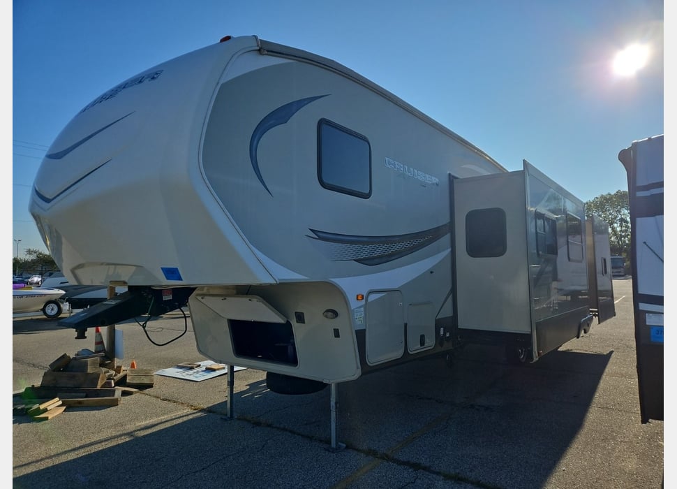 Fifth Wheel rentals in Salem