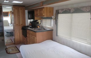 2000 Holiday Rambler Ambassador 34PBS