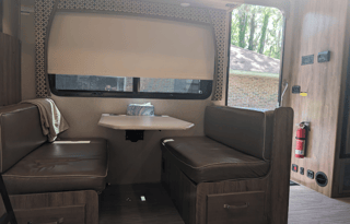 Family Adventure on Wheels 2019 Jayco Greyhawk