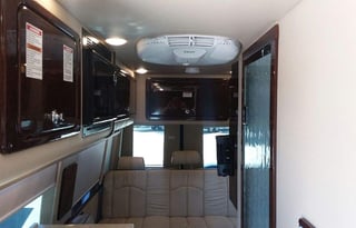 2017 Merecedes Midwest Automotive MD4 Weekender