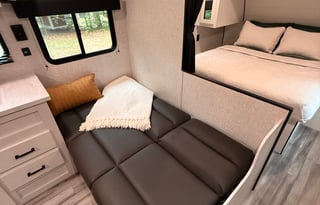2024 Jay Flight | Sleeps 8 | Delivery Available