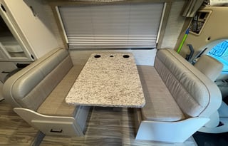 2022 Thor Motor Coach Freedom Elite 22HE