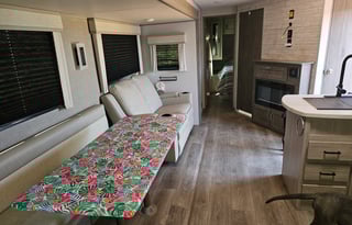 2024 Coachmen RV Catalina Legacy Edition 293TQBSCK