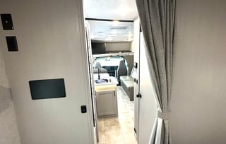 2025 BRAND NEW TOP RATE  FreeLander 27QB CHEV 4500