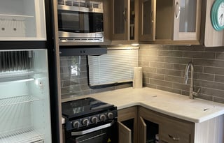 2021 Coachmen RV Freedom Express Liberty Edition 326BHDSLE