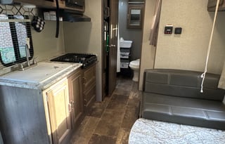 Pet Friendly 21’ Travel Trailer RV Rental