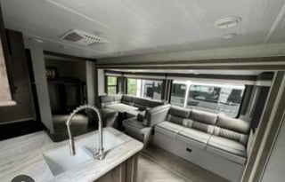 Spacious TWO Bedroom Home Away From Home-Bunkhouse