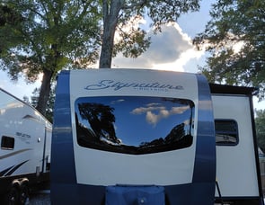 Forest River RV Rockwood Signature Ultra Lite 8329SS