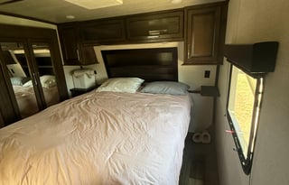 The Triton Luxe Lounge-2022 toy hauler