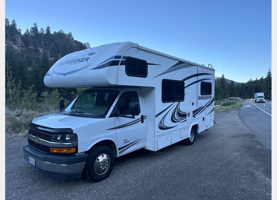 Class C Motor Home rentals in Los Angeles