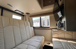 "Baby Beluga" 20ft MB Sprinter Glampervan