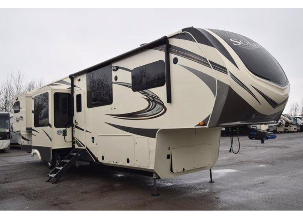 Fifth Wheel rentals in Summerset