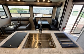 2023 Cross Roads RV Hampton HP370FDL