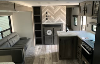 2021  26’ Sportsmen sleeps 6