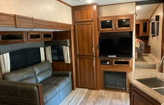 Bunk House 5th Wheel on the Go