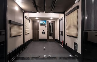 Heartland Cyclone 4113 Extreme toy hauler / bunk