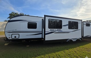 Family Friendly 2021 Heartland Mallard- Sleeps 8