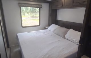 NEW 2024 Luxury bunkhouse motorcoach! Sleeps 10!