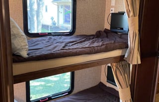 “Bruno” Big Coachmen & Bunkhouse sleeps 9!