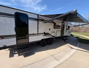 Forest River RV Cherokee Grey Wolf Black Label 26DBHBL