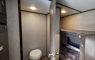 2021 Coleman The Lantern LT 17b