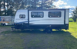 Pet Friendly 5 Person Travel Trailer Rental