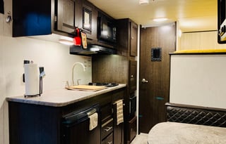 2019 Heartland Pioneer **NO LIMIT TOWING MILES!**