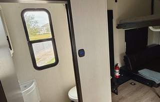 Brand New Luxury Toy Hauler | Sleeps 7 |